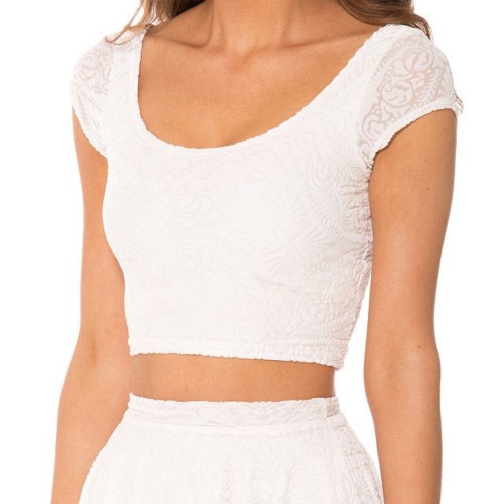 BM M Burned Velvet White Cap Sleeve Crop